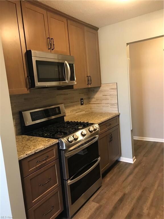 10760 Ravenna Rd unit 201, Twinsburg, OH 44087 - photo 2