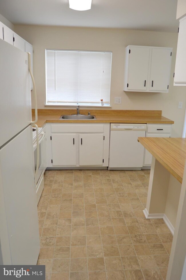 1523 Andover Ln, Frederick, MD 21702 - photo 5