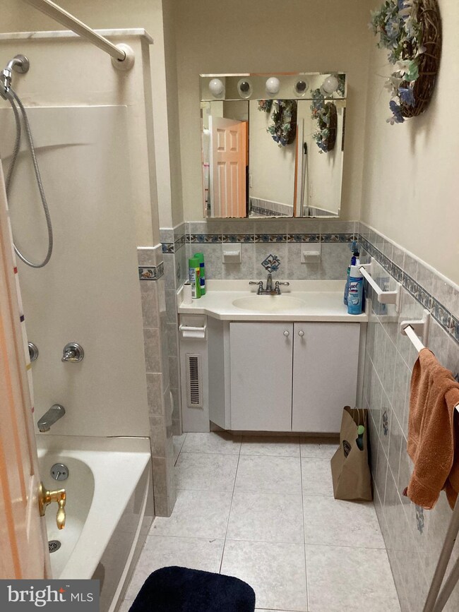 2818 Lefevre St, Philadelphia, PA 19137 - photo 7