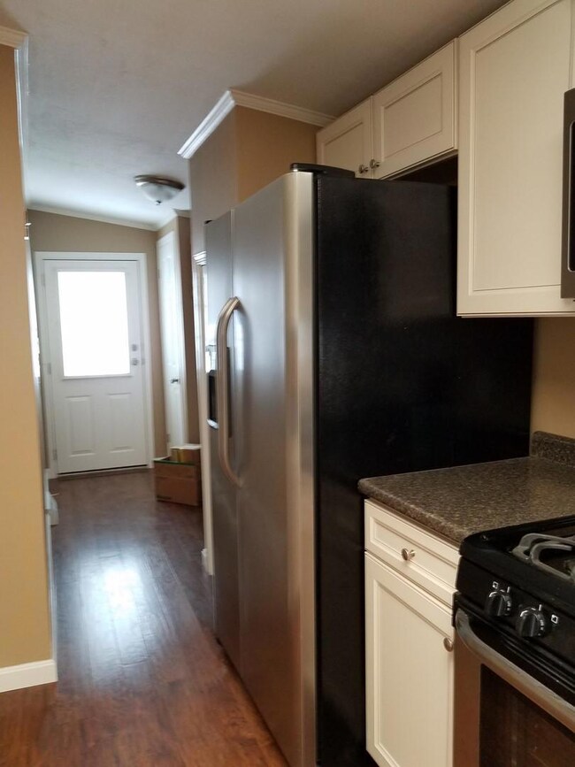 6 Kitchen (Copy)
