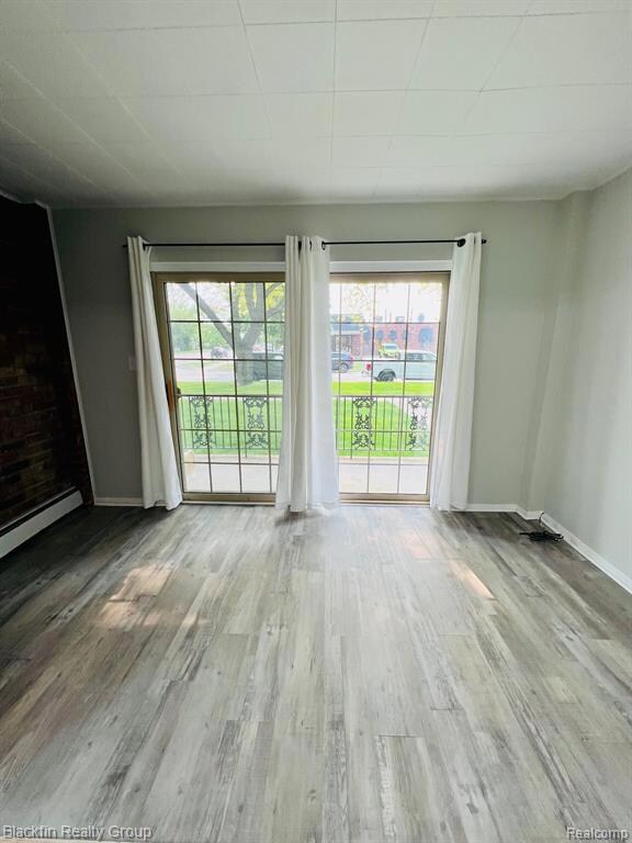 2356 W 14 Mile Rd unit 1, Royal Oak, MI 48073 - photo 4