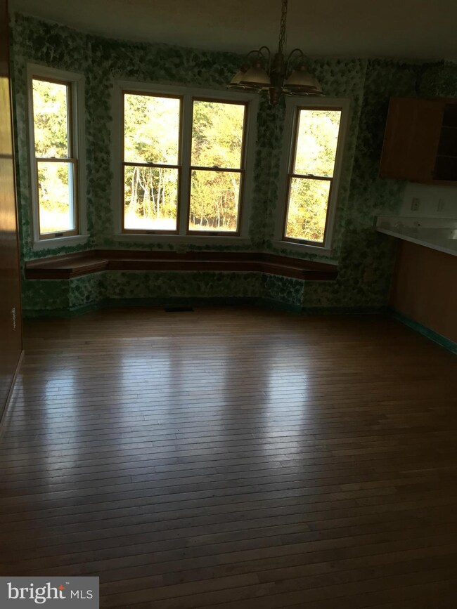 5872 Timber Ridge Rd, Berkeley Springs, WV 25411 - photo 6