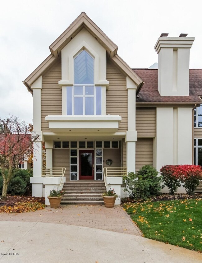 004-Front_View-2203514-medium