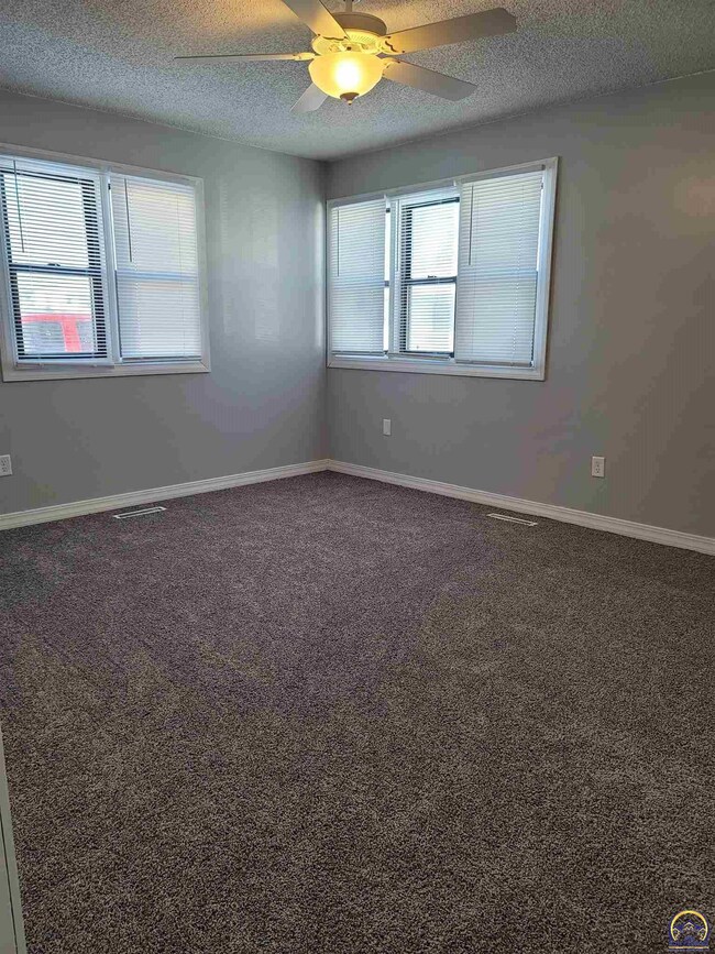 6721 SW Rockpost Rd, Topeka, KS 66619 - photo 5