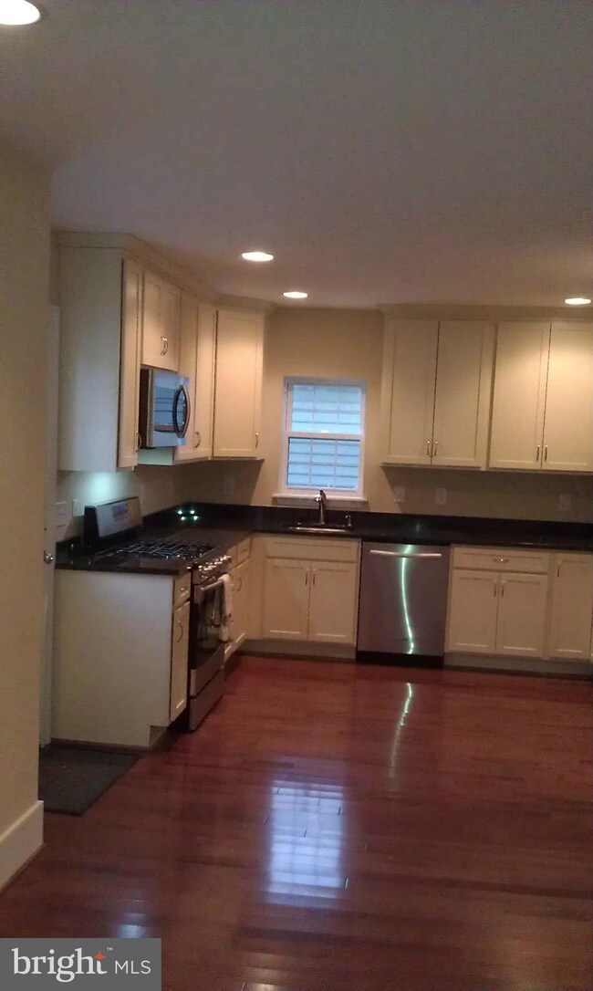 2 Oak Grove Ave, Catonsville, MD 21228 - photo 5