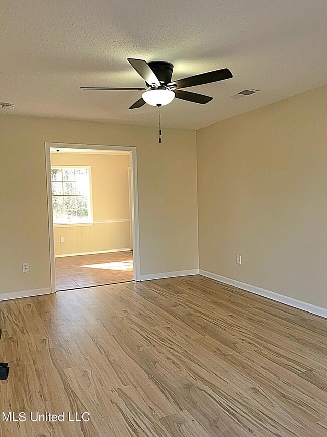 C171E3B1-3922-4936-B6B0-23AA1B9232FF