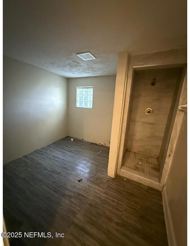 primary en suite shower room