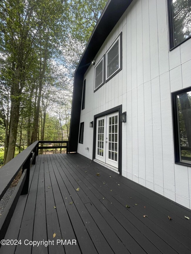 8489 Bumble Bee Way, Tobyhanna, PA 18466 - photo 5