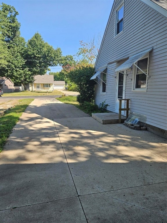 2861 Seely Ave SE, Cedar Rapids, IA 52403 - photo 3