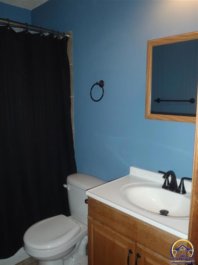 2524 SW Buchanan St, Topeka, KS 66611 - photo 7