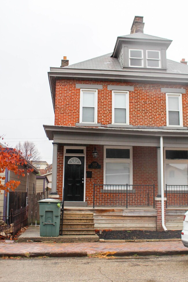 532 Elsmere St unit 4, Columbus, OH 43206 - photo 2