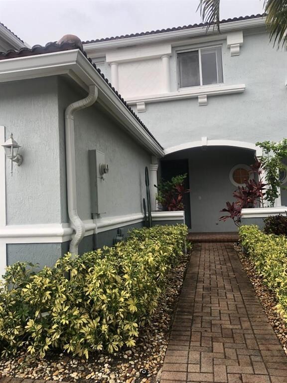 2170 Oakmont Dr, Riviera Beach, FL 33404 - photo 2