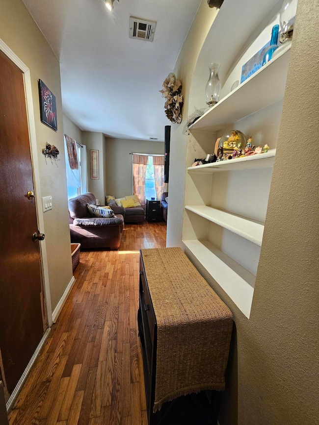 Elizabeth jj pic living rm 5