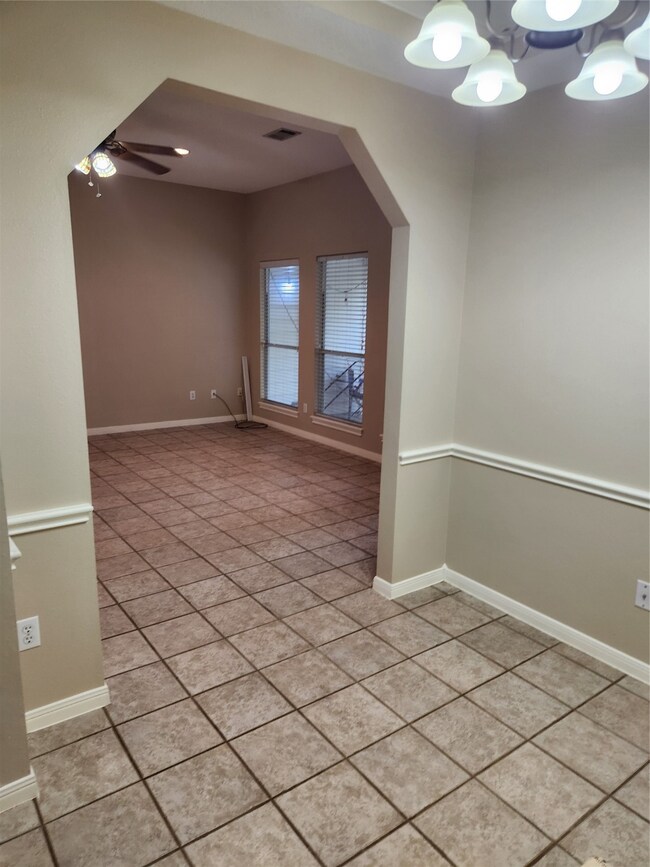Breakfast/Dining room