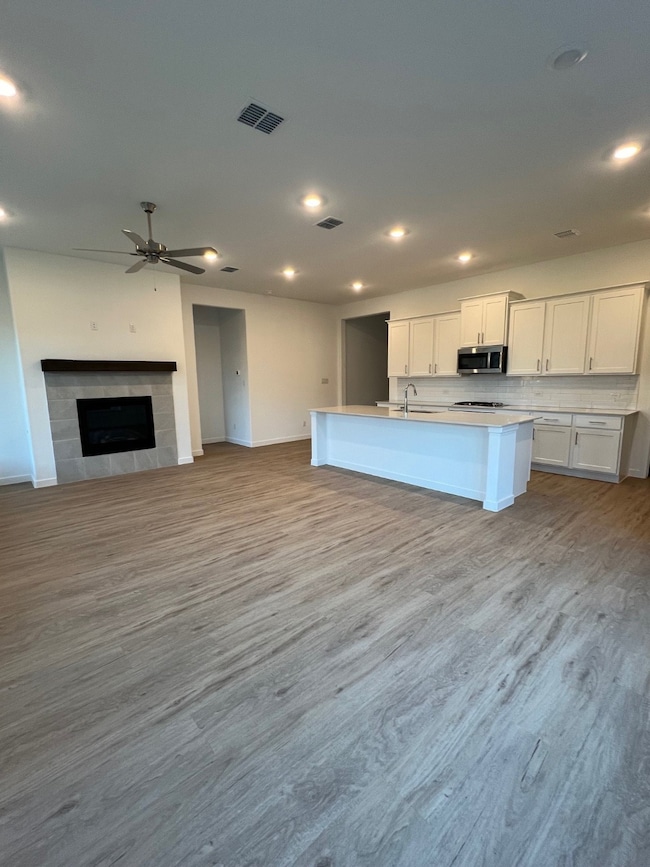 148 Breeds Hill Rd, Little Elm, TX 75068 - photo 4