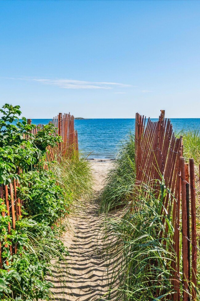 8 Lighthouse Ln Saco ME 63