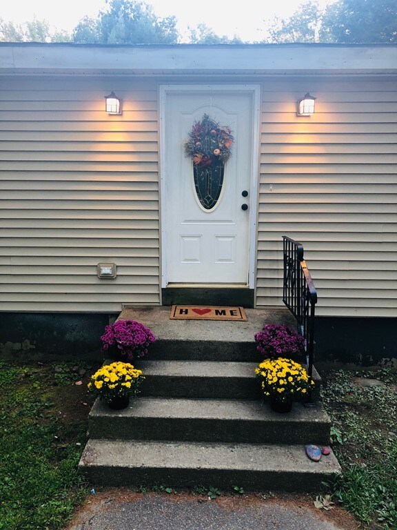 41 Sherwood Dr, Hooksett, NH 03106 - photo 2