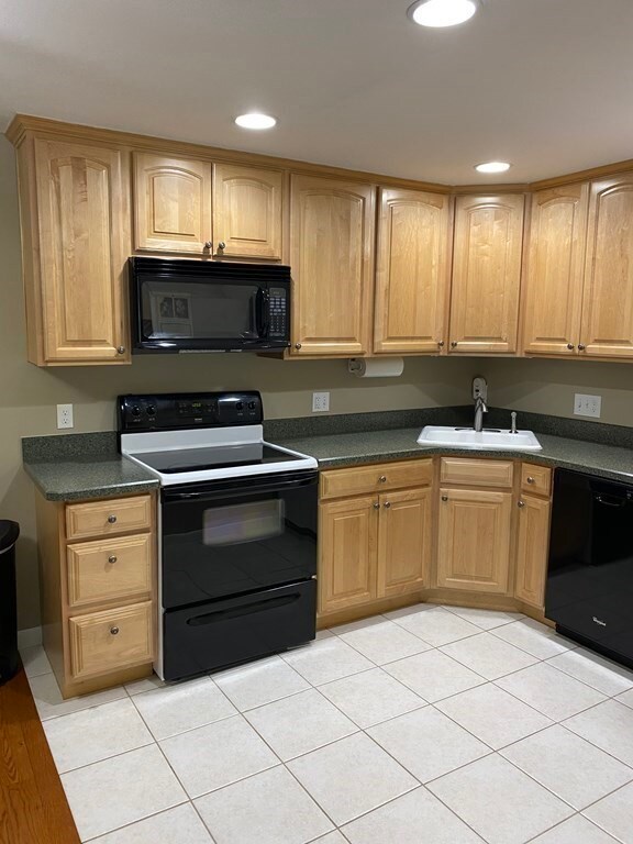 165 Chestnut St unit 7, Foxboro, MA 02035 - photo 2