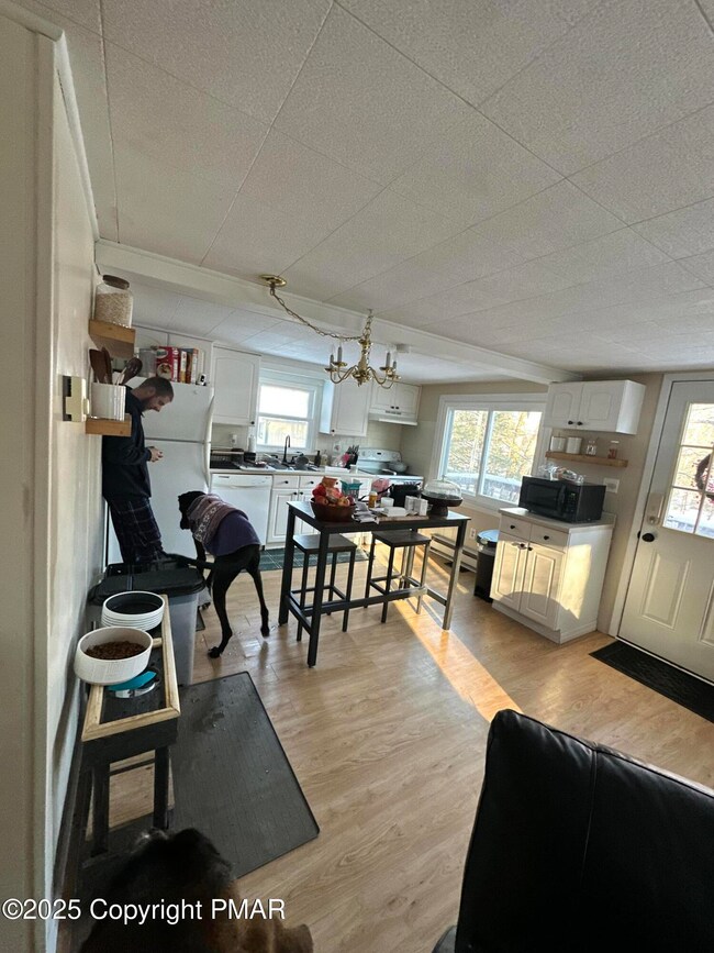 326 Wild Acres Dr, Dingmans Ferry, PA 18328 - photo 4