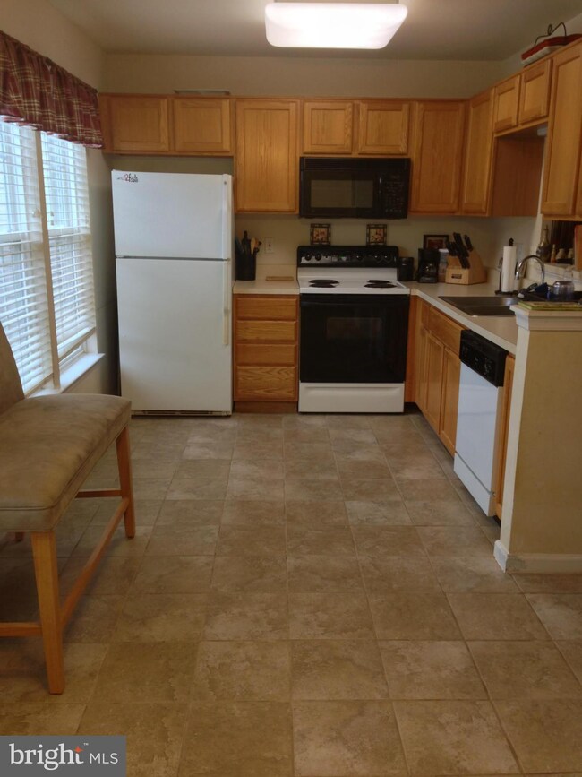 11002 New Market Ct, Fredericksburg, VA 22407 - photo 2