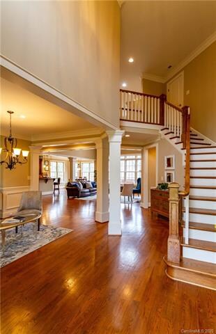 View from entry looking into great room toward kit