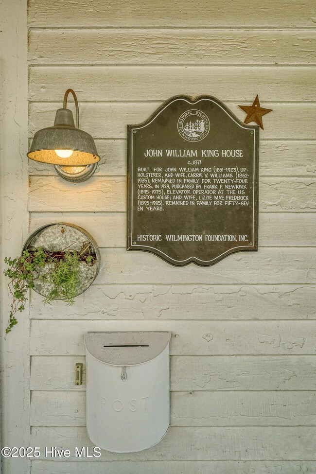 07-A7405940_16_resize