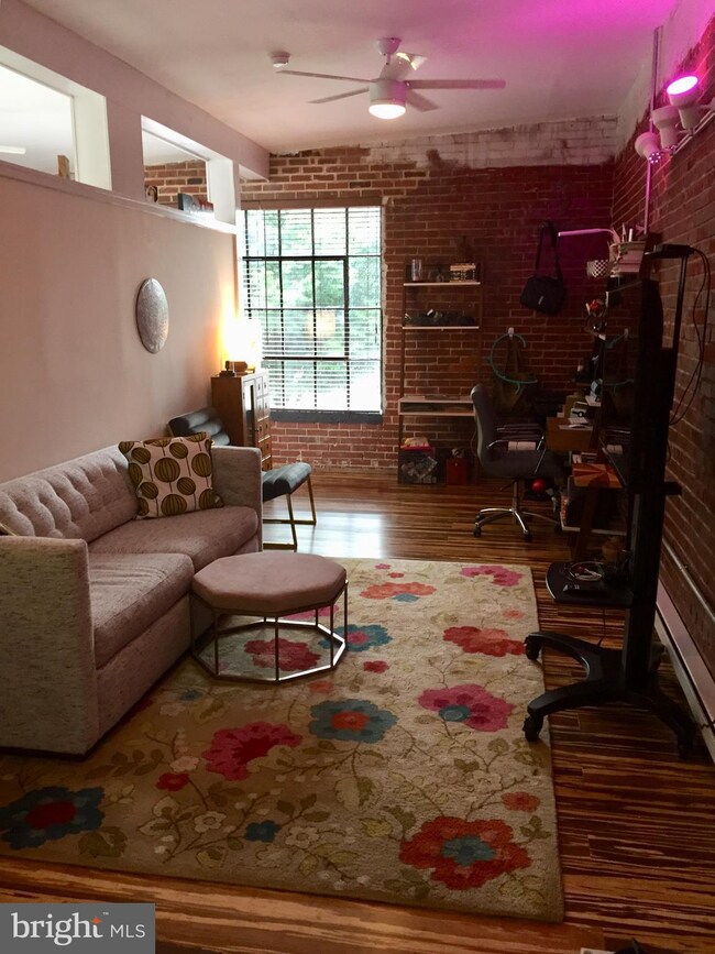 110 S Indian Aly unit 2, Winchester, VA 22601 - photo 2