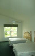 07 MASTER BEDROOM