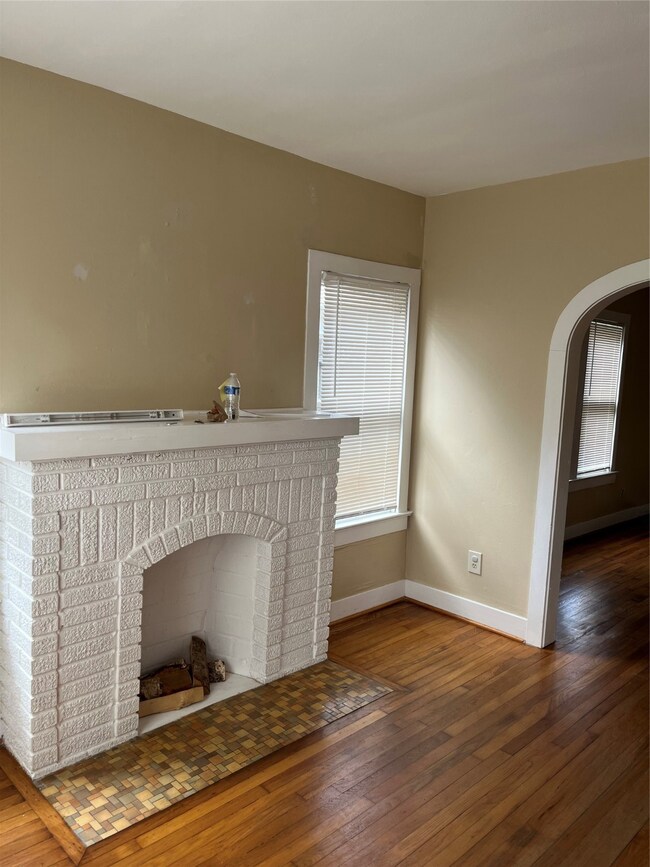 931 Fugate St, Houston, TX 77009 - photo 3