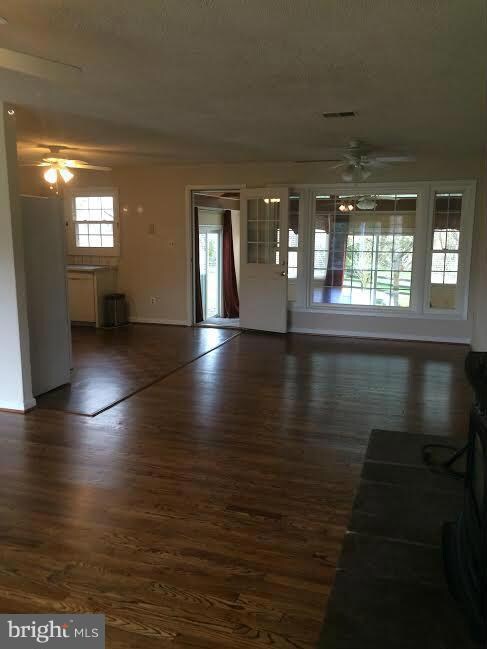 12621 Izaak Walton Dr, Bristow, VA 20136 - photo 5