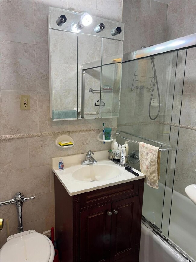 The Barbizon unit 328, Flushing, NY 11354 - photo 3