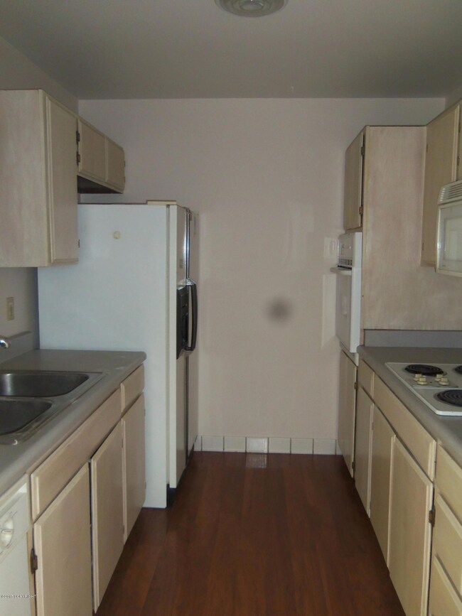 1315 Chirikof Ct, Anchorage, AK 99507 - photo 4