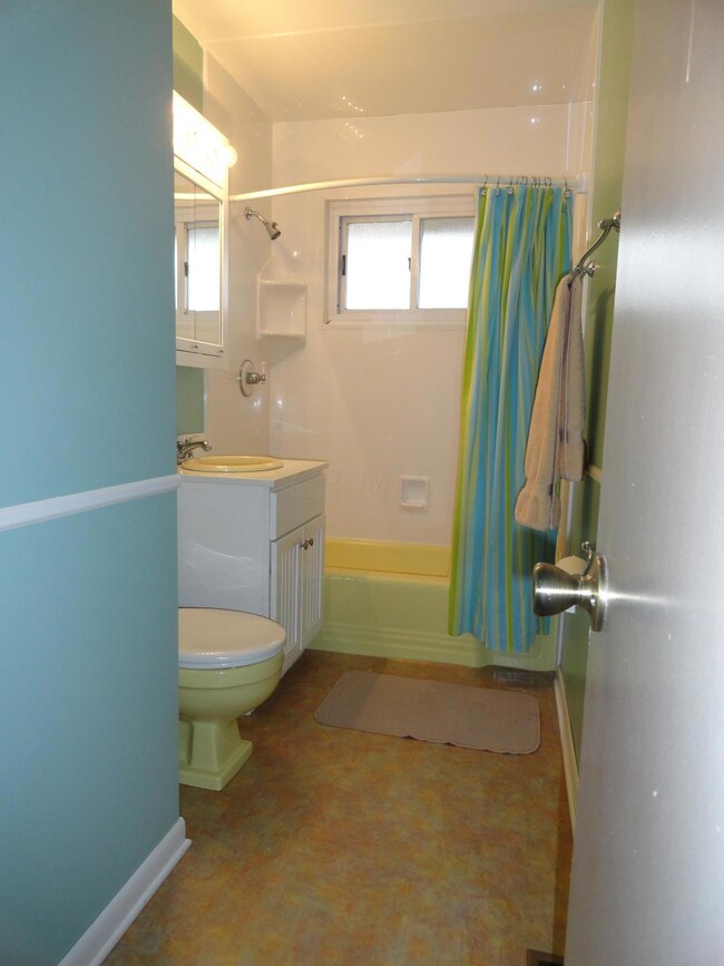 4441 Midvale Rd, Columbus, OH 43224 - photo 5