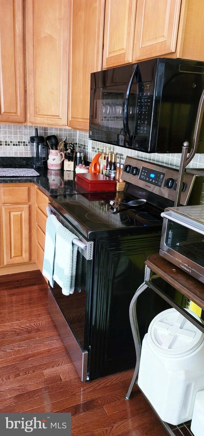 2313 Ballycairne Ct, Reston, VA 20191 - photo 3