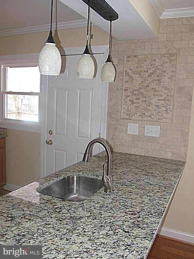 2512 Oakley Ave, Baltimore, MD 21215 - photo 5