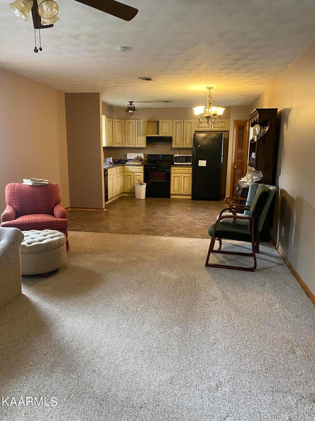 3B7051C4-8134-408D-88B0-F57FEE9C3968