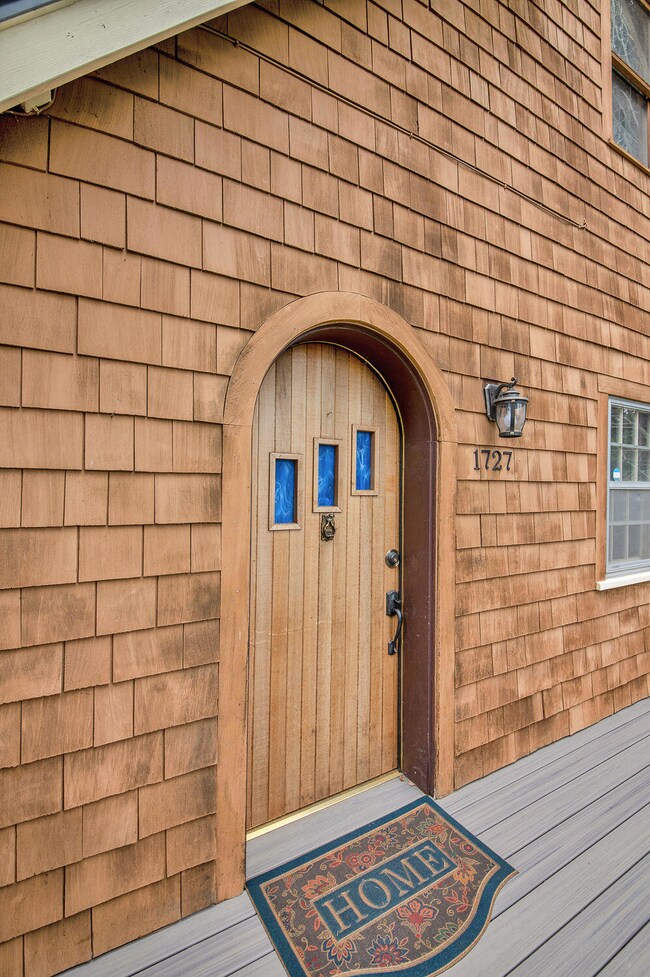 1727 NW 1st St, Bend, OR 97701 - photo 4