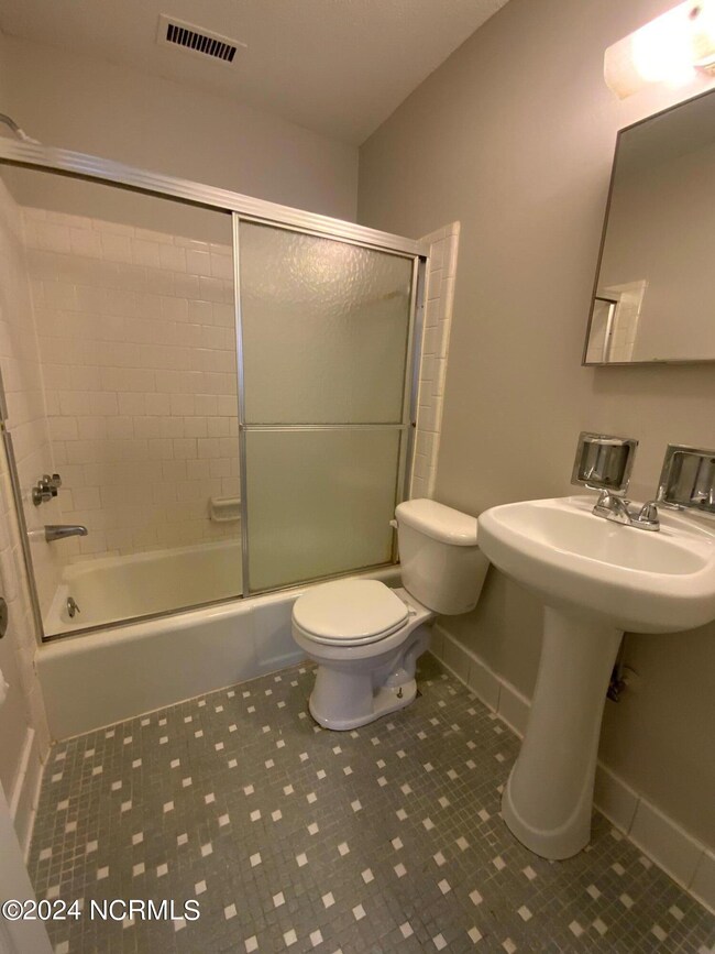 21 Sophia Dr unit B, Jacksonville, NC 28540 - photo 5