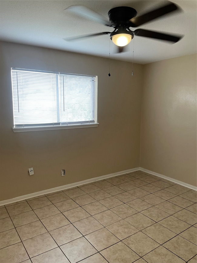 4711 Palisade Dr unit 407, Houston, TX 77048 - photo 7