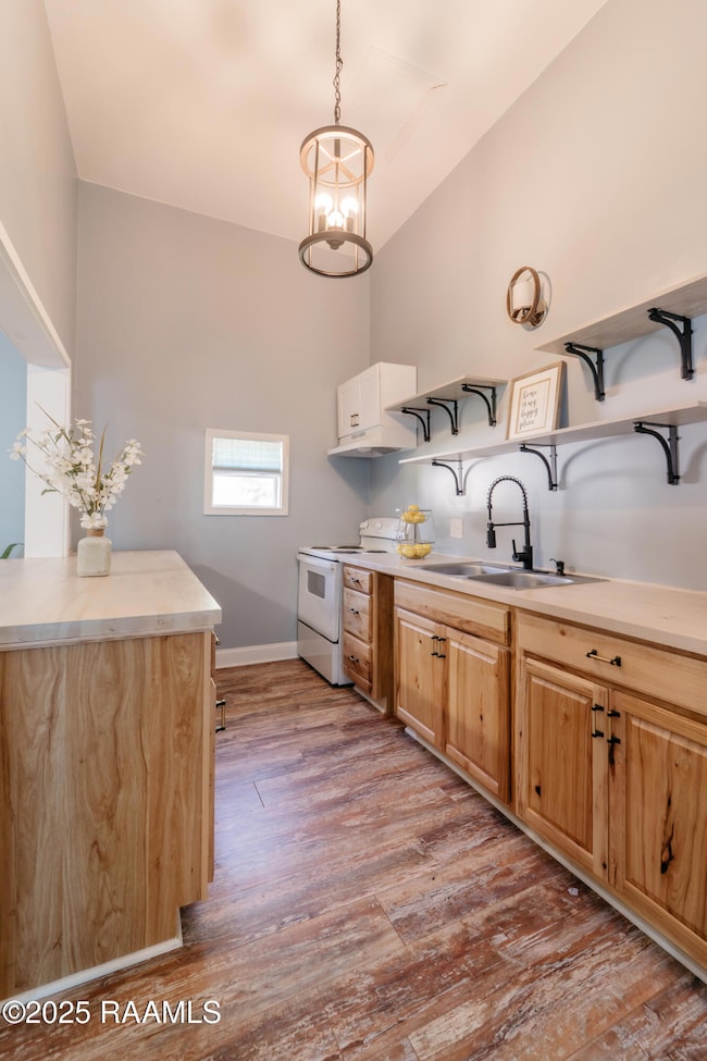 311 S Guegnon St, Abbeville, LA 70510 - photo 7