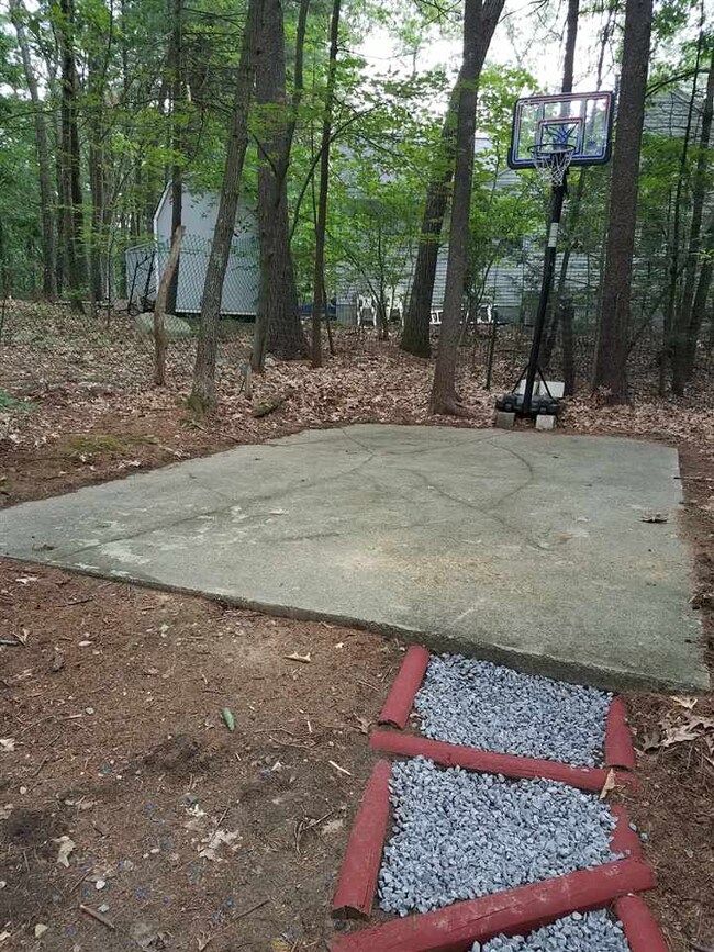 27 Coburn Ave, Nashua, NH 03063 - photo 3