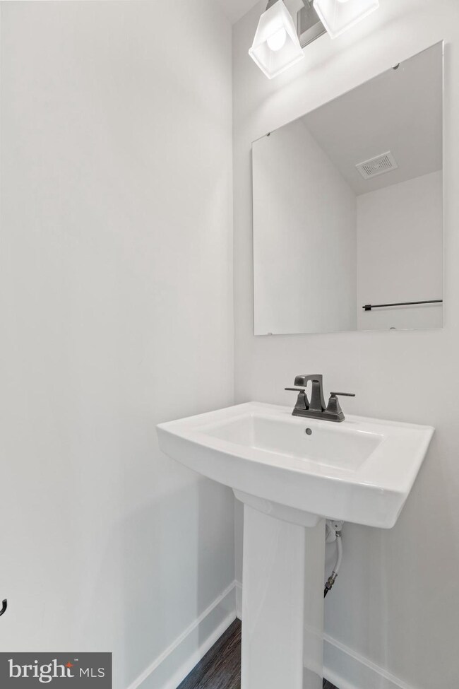 18105 Red Cedar Rd, Dumfries, VA 22026 - photo 7