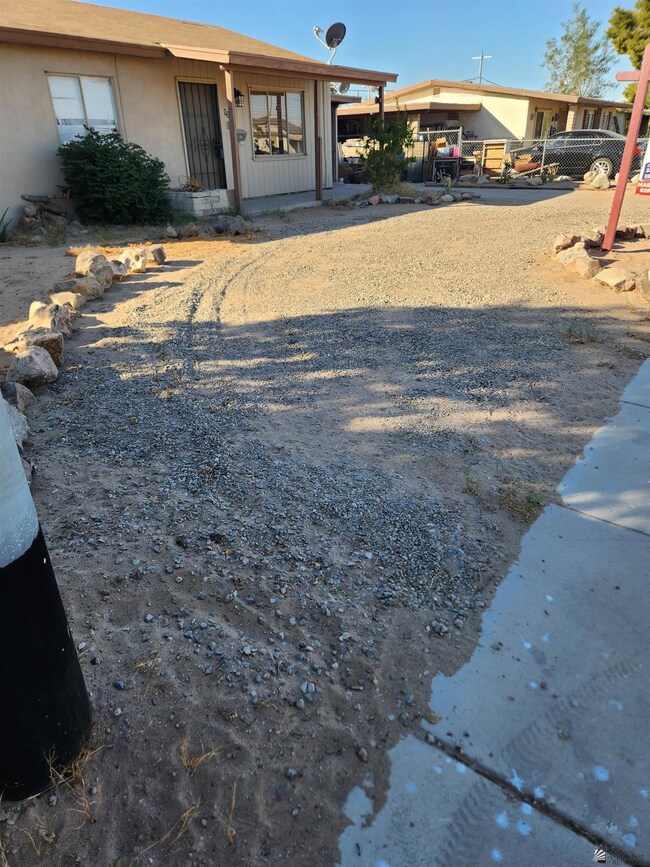927 E La Mesa St, Yuma, AZ 85365 - photo 2