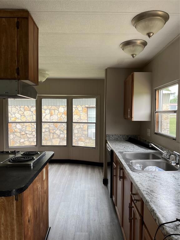 816 Flamingo Rd, Granbury, TX 76049 - photo 5