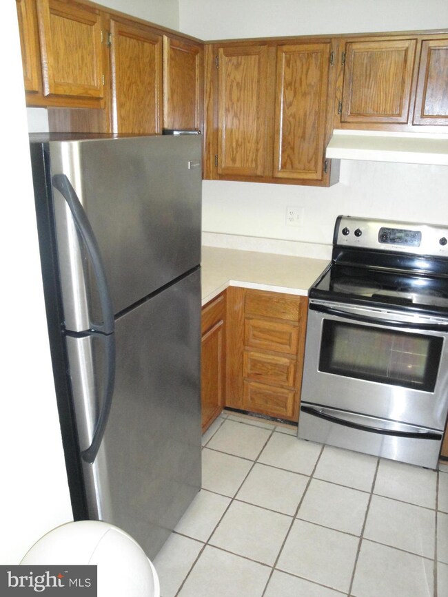 9326 Sparrow Valley Dr, Montgomery Village, MD 20886 - photo 5