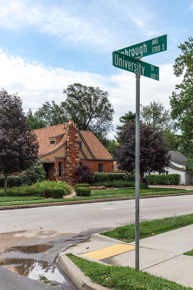 RE_Kimbrough University signs-2