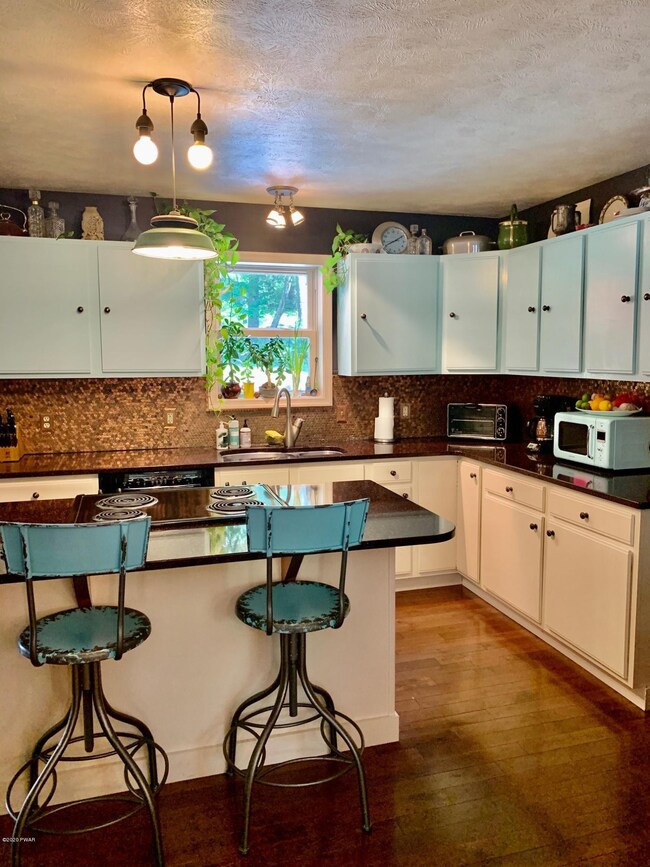 161 Birch Leaf Dr, Milford, PA 18337 - photo 3