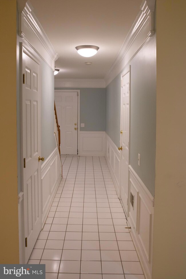 5421 Summer Leaf Ln, Alexandria, VA 22312 - photo 3