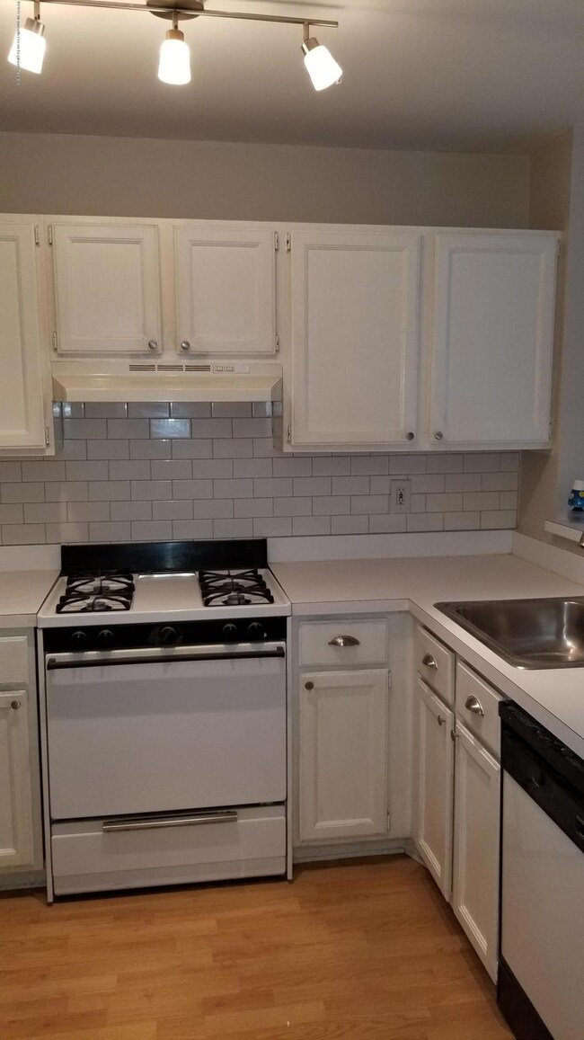 35 Durant Ave, Holmdel, NJ 07733 - photo 4