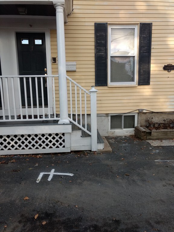 7 Allen Ct, Somerville, MA 02143 - photo 2